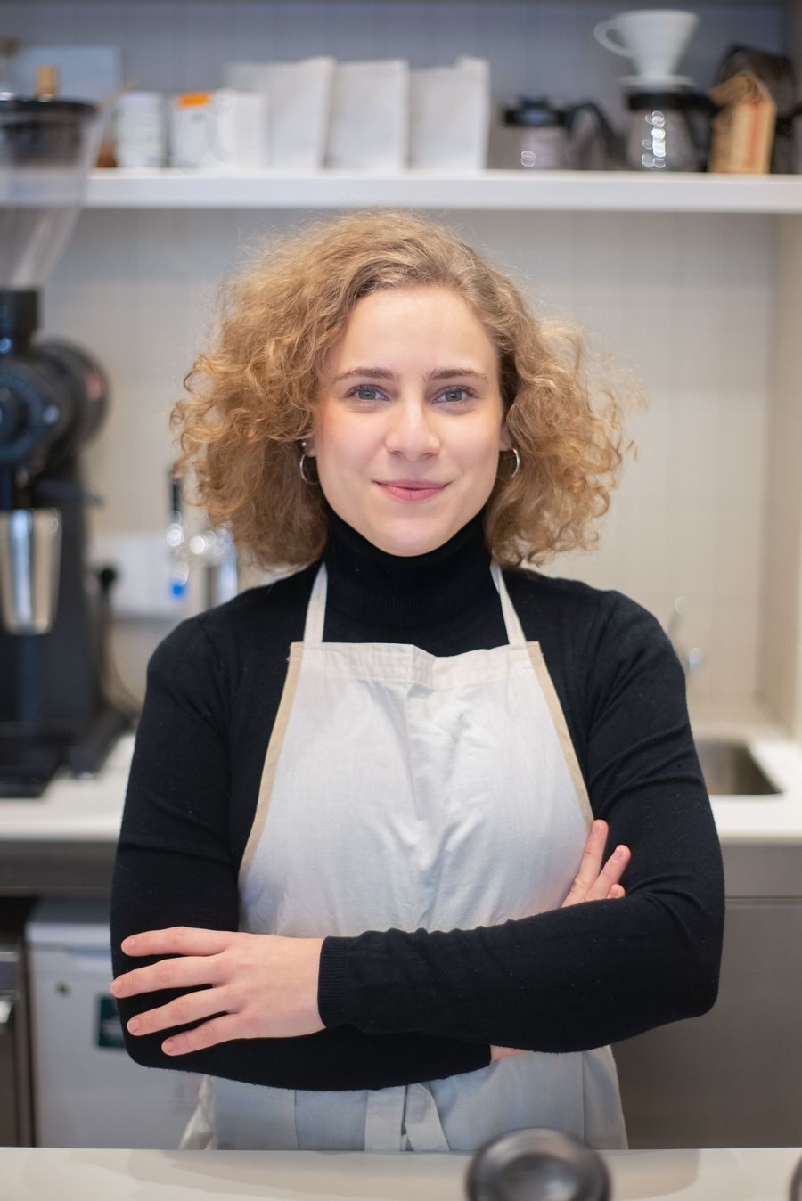 Portrait de Claire Ventura dans son café